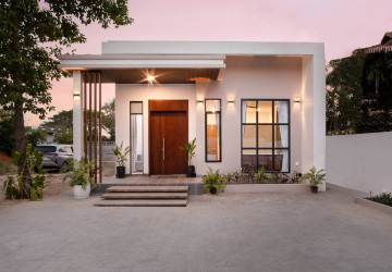 2 Bedroom Villa For Rent - Svay Dangkum, Siem Reap thumbnail