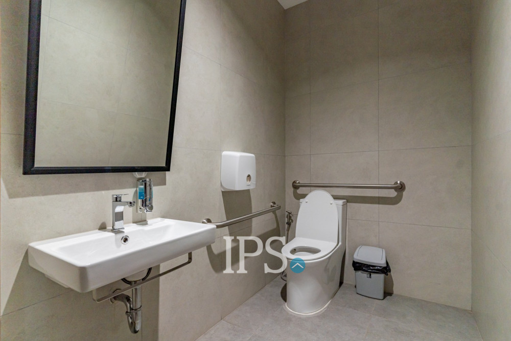 82 Sqm Office Space For Rent - Boeung Kak 1, Phnom Penh - Image 13