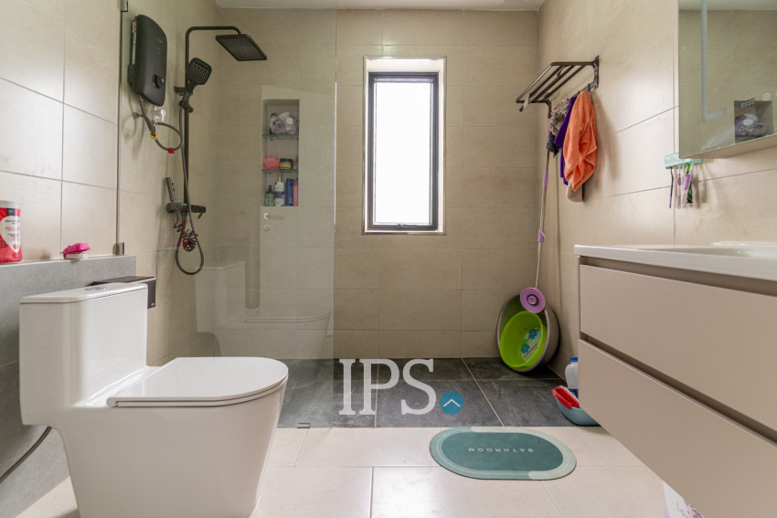 4 Storey Corner Commercial Building For Sale - Beoung Kak 1, Phnom Penh