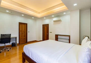 3 Bedroom Serviced Apartment For Rent - BKK 1, Phnom Penh thumbnail