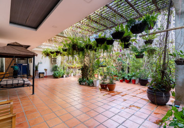 3 Bedroom Serviced Apartment For Rent - BKK 1, Phnom Penh thumbnail