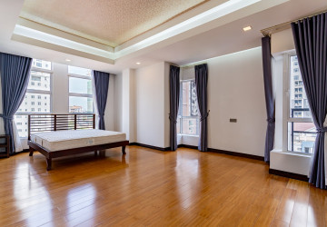3 Bedroom Serviced Apartment For Rent - BKK 1, Phnom Penh thumbnail