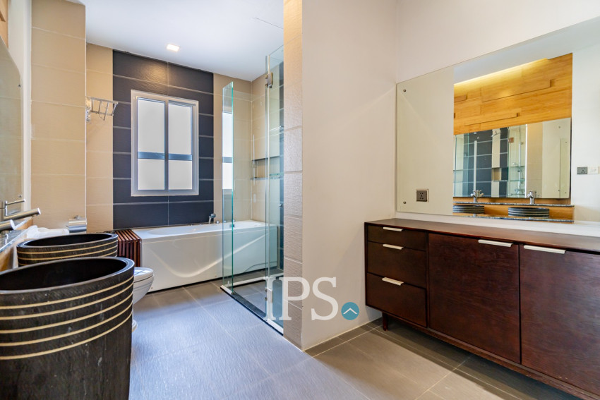 3 Bedroom Serviced Apartment For Rent - BKK 1, Phnom Penh