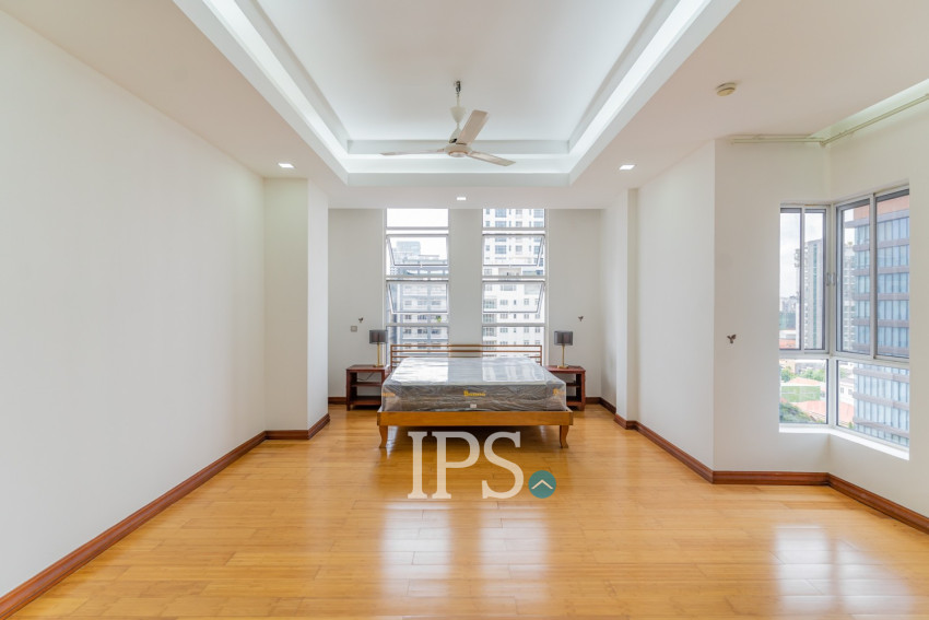 3 Bedroom Serviced Apartment For Rent - BKK 1, Phnom Penh