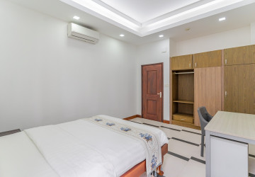 3 Bedroom Serviced Apartment For Rent - BKK 1, Phnom Penh thumbnail