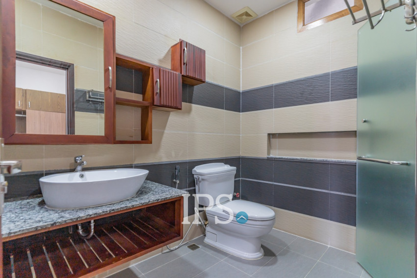 3 Bedroom Serviced Apartment For Rent - BKK 1, Phnom Penh