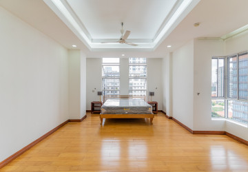 3 Bedroom Serviced Apartment For Rent - BKK 1, Phnom Penh thumbnail