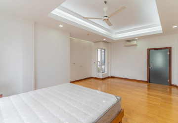 3 Bedroom Serviced Apartment For Rent - BKK 1, Phnom Penh thumbnail