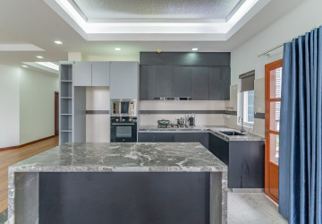 3 Bedroom Serviced Apartment For Rent - BKK 1, Phnom Penh thumbnail