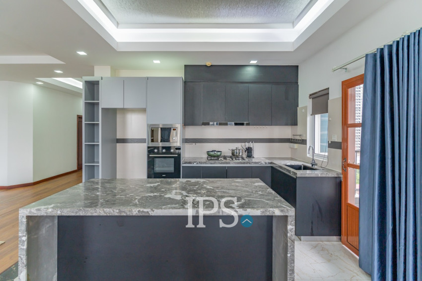 3 Bedroom Serviced Apartment For Rent - BKK 1, Phnom Penh