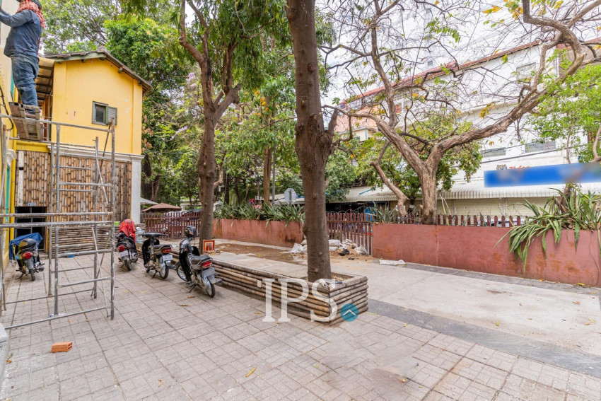 516 Sqm Commercial Villa For Rent - Srah Chork, Phnom Penh