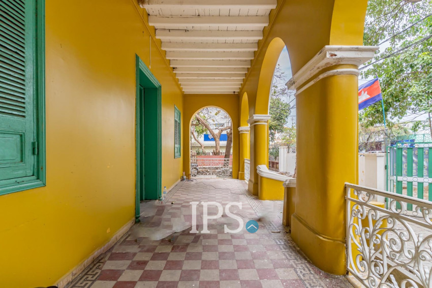516 Sqm Commercial Villa For Rent - Srah Chork, Phnom Penh