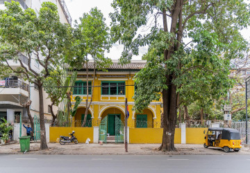 516 Sqm Commercial Villa For Rent - Srah Chork, Phnom Penh thumbnail