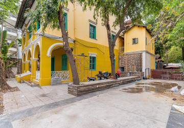 516 Sqm Commercial Villa For Rent - Srah Chork, Phnom Penh thumbnail