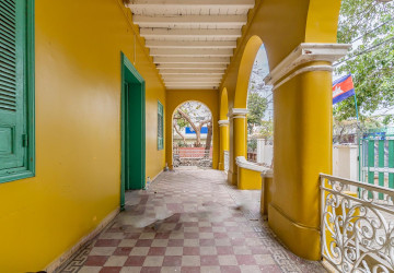 516 Sqm Commercial Villa For Rent - Srah Chork, Phnom Penh thumbnail