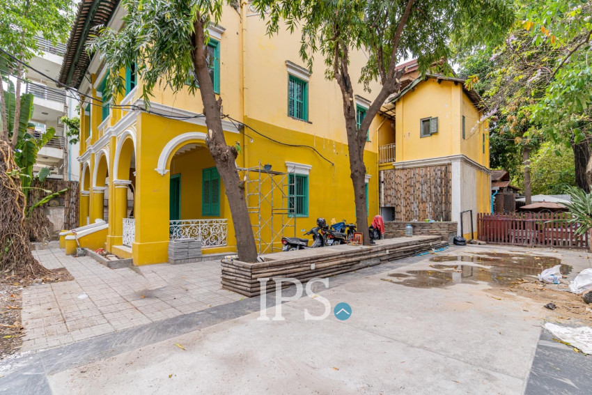 516 Sqm Commercial Villa For Rent - Srah Chork, Phnom Penh