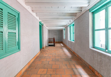 516 Sqm Commercial Villa For Rent - Srah Chork, Phnom Penh thumbnail