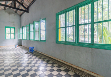 516 Sqm Commercial Villa For Rent - Srah Chork, Phnom Penh thumbnail
