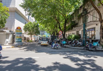 357 Sqm Office Space For Rent - Wat Phnom, Phnom Penh thumbnail