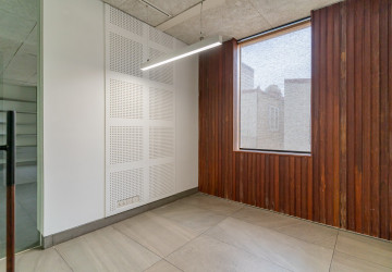 357 Sqm Office Space For Rent - Wat Phnom, Phnom Penh thumbnail