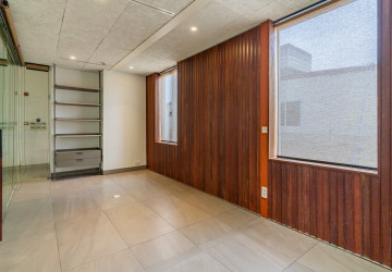 357 Sqm Office Space For Rent - Wat Phnom, Phnom Penh thumbnail