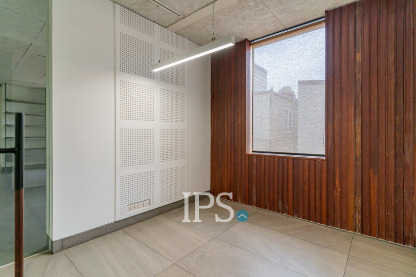 357 Sqm Office Space For Rent - Wat Phnom, Phnom Penh