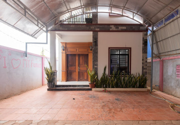 5 Bedroom House For Rent - Chreav, Siem Reap thumbnail
