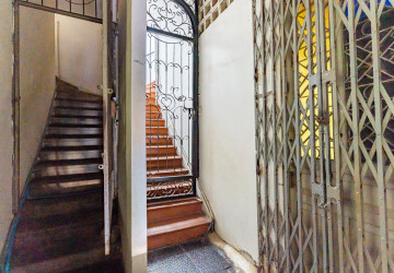 Renovated 3 Bedroom Apartment For Sale - Phsar Kandal 2, Phnom Penh thumbnail