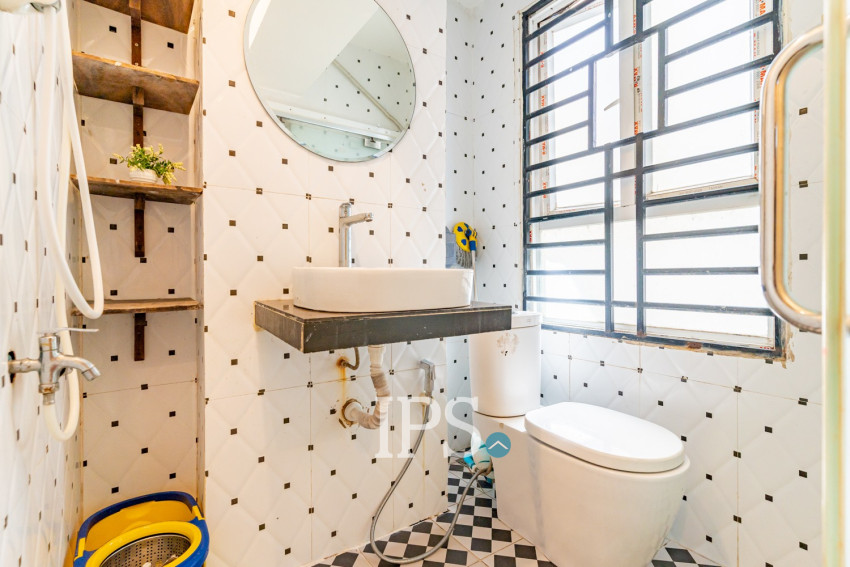 Renovated 3 Bedroom Apartment For Sale - Phsar Kandal 2, Phnom Penh