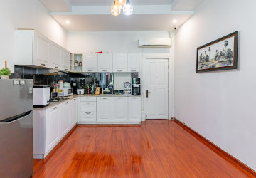 Renovated 3 Bedroom Apartment For Sale - Phsar Kandal 2, Phnom Penh thumbnail
