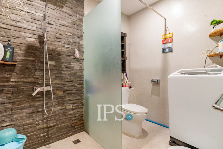 Renovated 3 Bedroom Apartment For Sale - Phsar Kandal 2, Phnom Penh