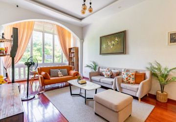 Renovated 3 Bedroom Apartment For Sale - Phsar Kandal 2, Phnom Penh thumbnail