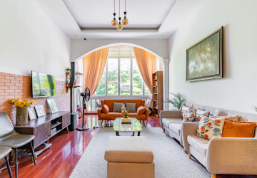 Renovated 3 Bedroom Apartment For Sale - Phsar Kandal 2, Phnom Penh thumbnail