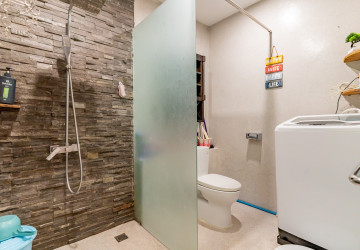 Renovated 3 Bedroom Apartment For Sale - Phsar Kandal 2, Phnom Penh thumbnail