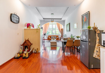 Renovated 3 Bedroom Apartment For Sale - Phsar Kandal 2, Phnom Penh thumbnail