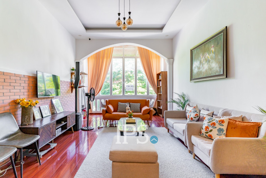 Renovated 3 Bedroom Apartment For Sale - Phsar Kandal 2, Phnom Penh