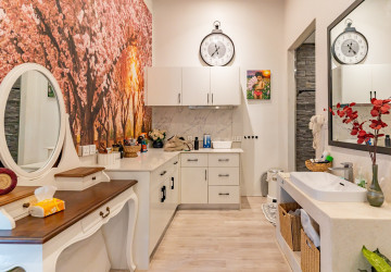 Renovated 3 Bedroom Apartment For Sale - Phsar Kandal 2, Phnom Penh thumbnail