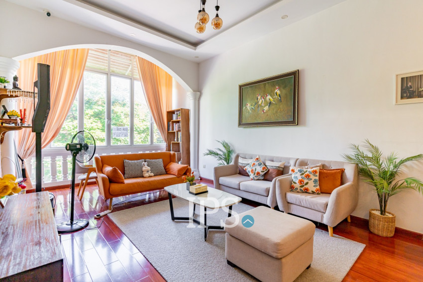 Renovated 3 Bedroom Apartment For Sale - Phsar Kandal 2, Phnom Penh
