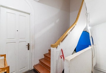 Renovated 3 Bedroom Apartment For Sale - Phsar Kandal 2, Phnom Penh thumbnail