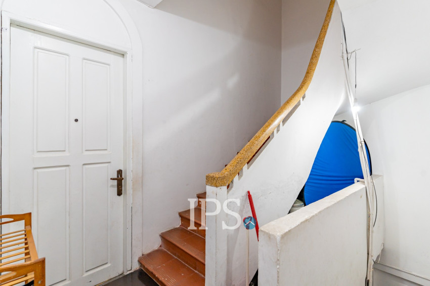 Renovated 3 Bedroom Apartment For Sale - Phsar Kandal 2, Phnom Penh