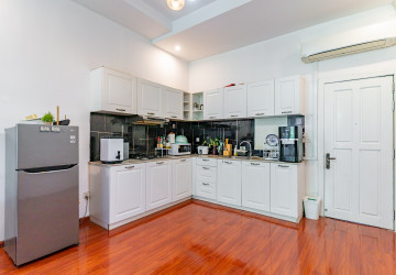 Renovated 3 Bedroom Apartment For Sale - Phsar Kandal 2, Phnom Penh thumbnail