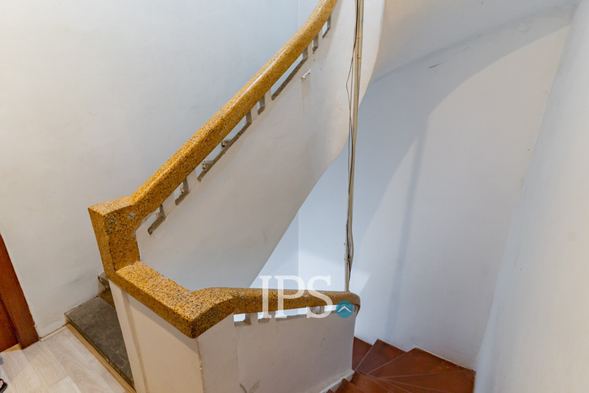 Renovated 3 Bedroom Apartment For Sale - Phsar Kandal 2, Phnom Penh