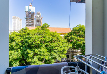 Renovated 3 Bedroom Apartment For Sale - Phsar Kandal 2, Phnom Penh thumbnail