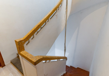 Renovated 3 Bedroom Apartment For Sale - Phsar Kandal 2, Phnom Penh thumbnail