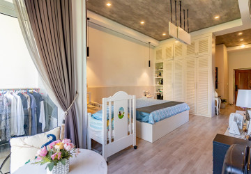 Renovated 3 Bedroom Apartment For Sale - Phsar Kandal 2, Phnom Penh thumbnail