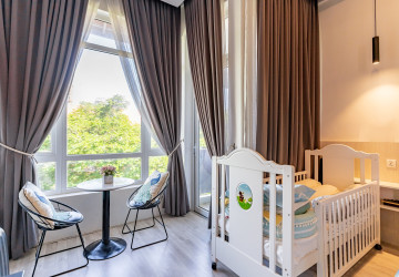 Renovated 3 Bedroom Apartment For Sale - Phsar Kandal 2, Phnom Penh thumbnail