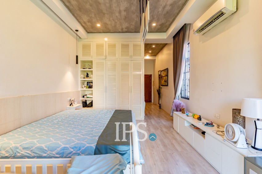 Renovated 3 Bedroom Apartment For Sale - Phsar Kandal 2, Phnom Penh
