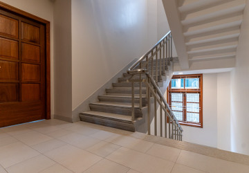 1 Bedroom Serviced Apartment  For Rent - BKK1, Phnom Penh thumbnail