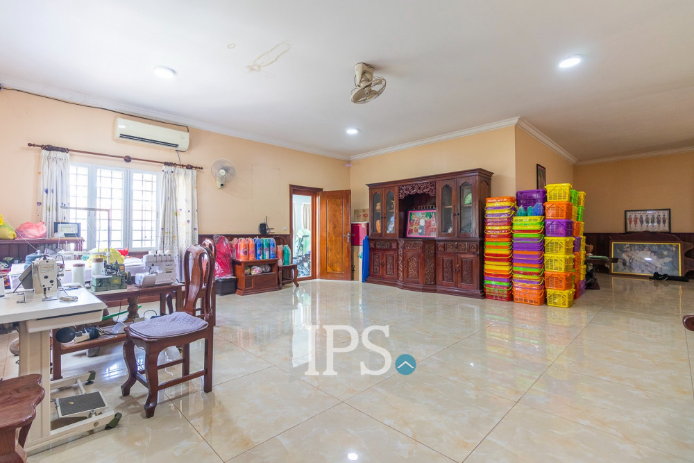 8 Bedroom House For Rent - Kouk Chak, Siem Reap - Image 10