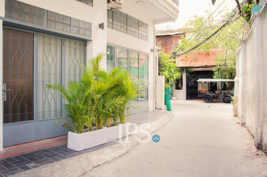 3 Bedroom Townhouse For Sale - Chakto Mukh, Phnom Penh